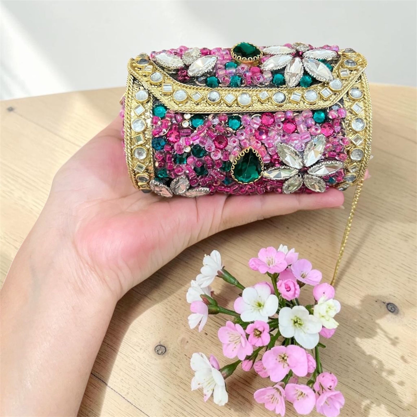 The Leena clutch